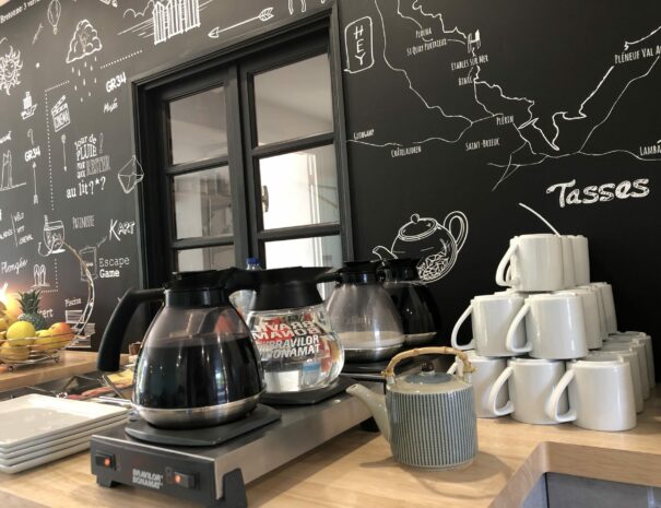 buffet-gourmand-petit-dejeuner-a-Binic-Etables-sur-mer-scaled-1-605x465