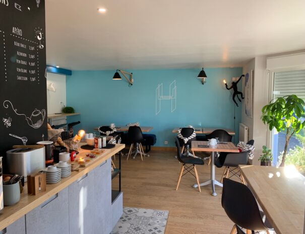 petit-dejeuner-buffet-a-Binic-Etables-sur-mer-605x465