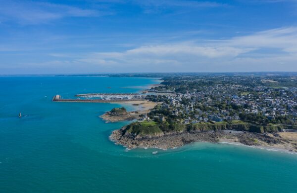 port et plage a prioximité de l'hotel HEOD